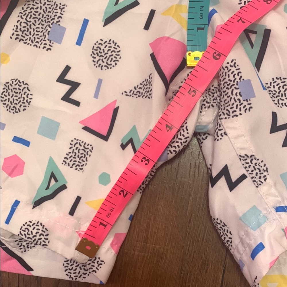 Colorful Geometric Patterned Shorts - Picture 6 of 7